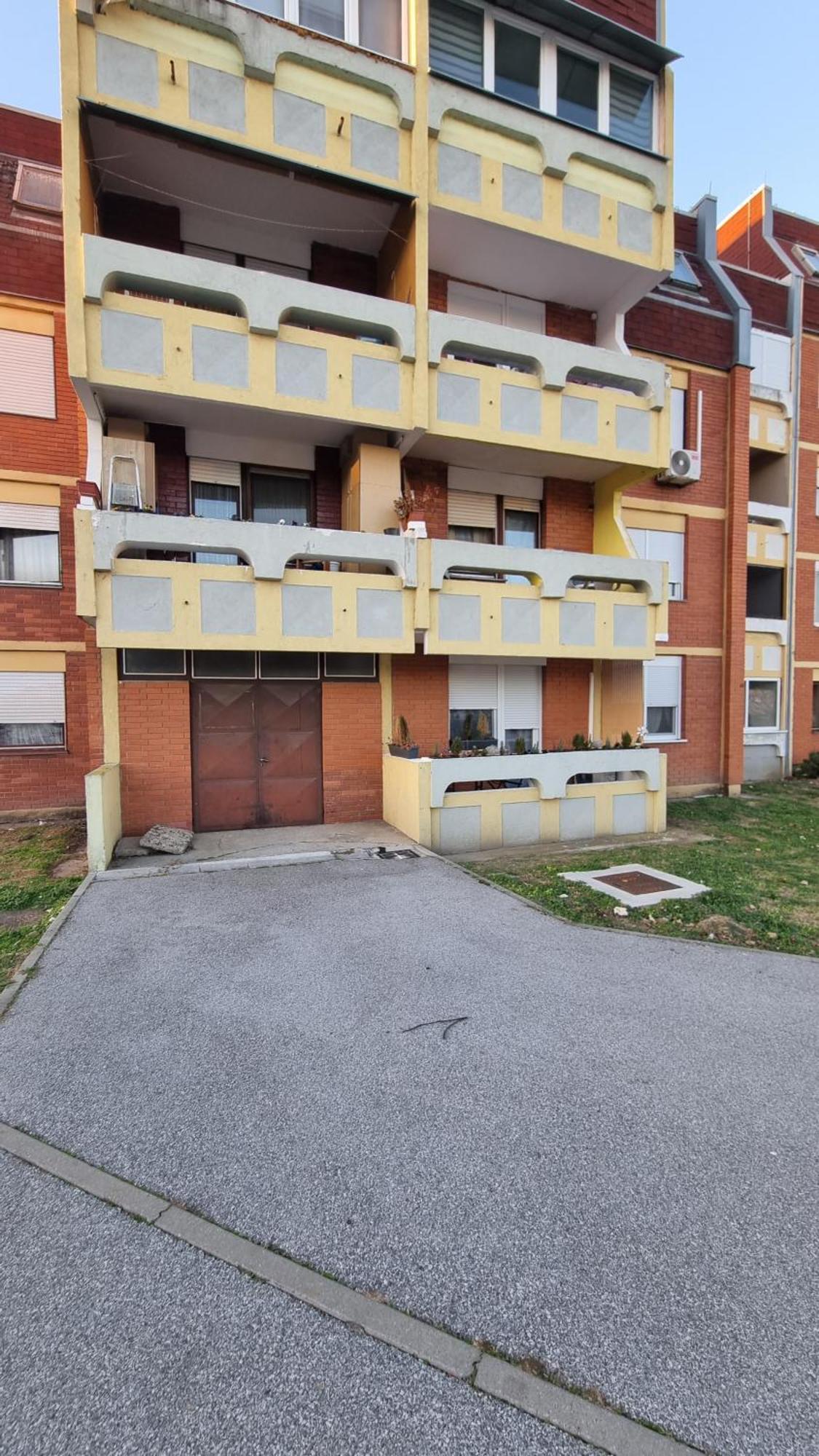 Studio Apartman 404-401 Vukovar Bagian luar foto